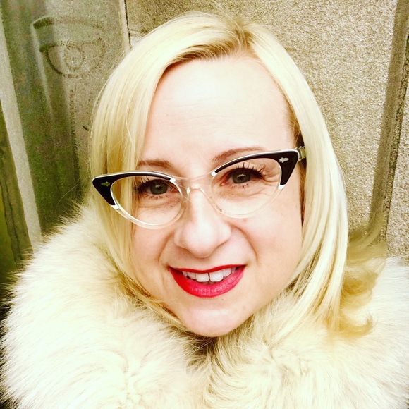 Meet your Posher, Julie 🇨🇦 Closing Sale! Offer me half and the item is yours 😁 - Picture 2 of 14